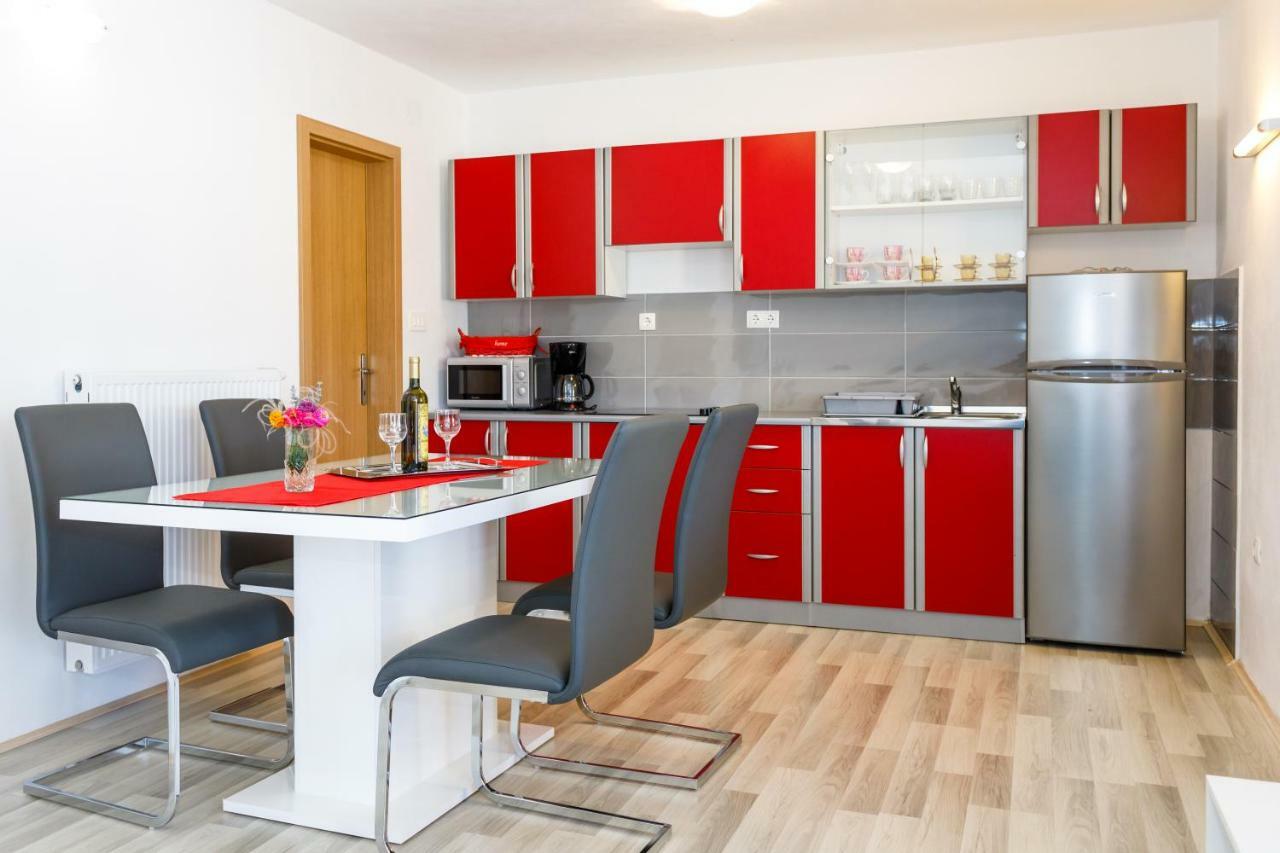 Apartman Dobrila Vrh  Экстерьер фото